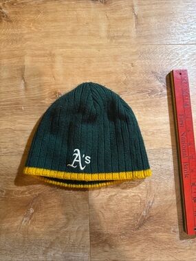 Vintage Oakland “A” Green Striped Beanie embroidered Twins Enterprise Skull Cap